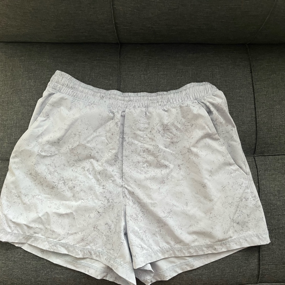 Lululemon Pacebreaker Shorts (Size Small)